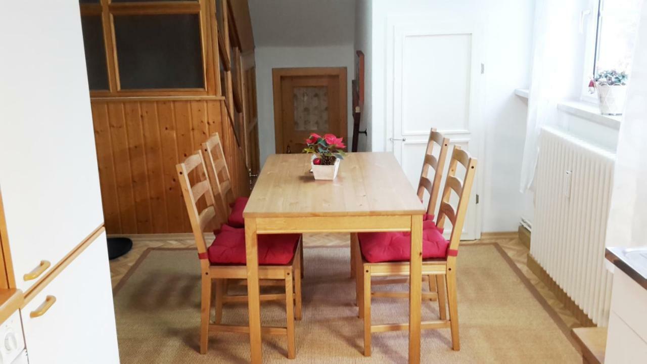 Villa Goldbrunnen Ferienwohnung 3 バート・エルスター エクステリア 写真